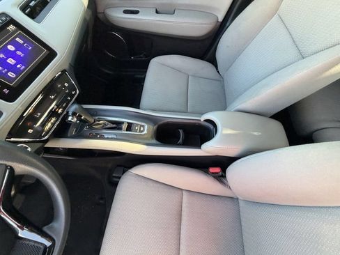 Used 2018 Honda HR-V EX image 18
