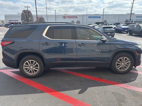 Used 2023 Chevrolet Traverse LT image 4