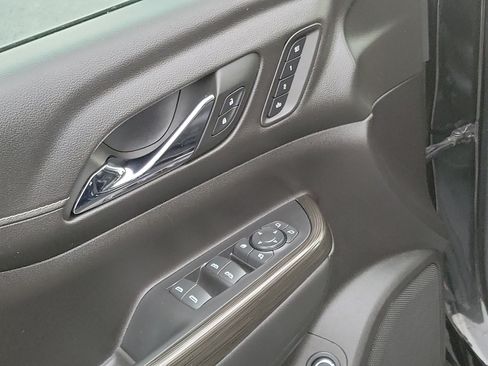 Used 2023 GMC Acadia SLT w/ Preferred Package AWD/4WD image 22