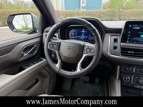 Used 2024 Chevrolet Suburban Z71 w/ Luxury Package image 15