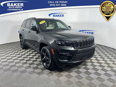 Used 2024 Jeep Grand Cherokee Limited w/ Black Appearance Package image 2