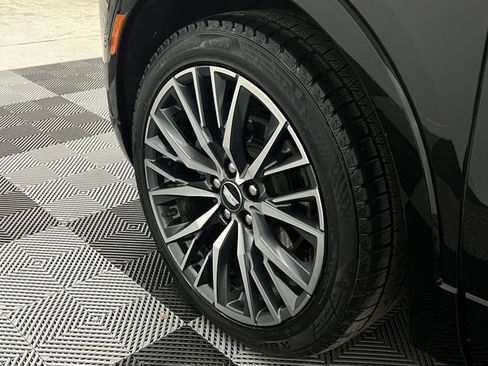 Used 2024 Cadillac XT4 Sport image 12