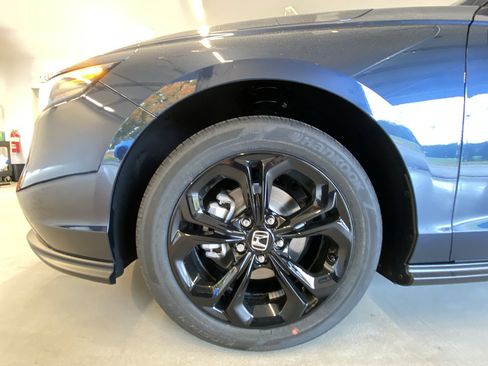 New 2025 Honda Accord SE image 19