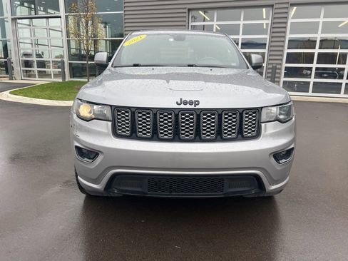 Used 2019 Jeep Grand Cherokee Altitude image 2