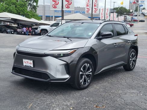 Used 2024 Toyota bZ4X XLE image 8