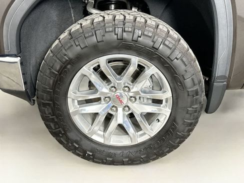 Used 2021 GMC Sierra 1500 SLT w/ SLT Premium Plus Package AWD/4WD image 8