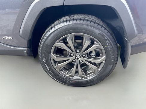 Used 2024 Toyota RAV4 Limited image 28