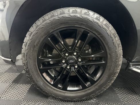 Used 2022 Ford Expedition Max XLT image 40