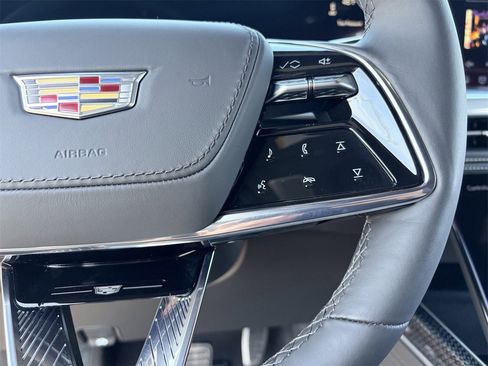 Certified 2025 Cadillac Escalade ESV V image 23