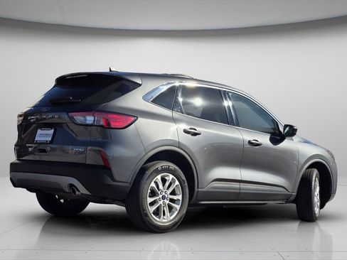 Used 2022 Ford Escape SE image 9