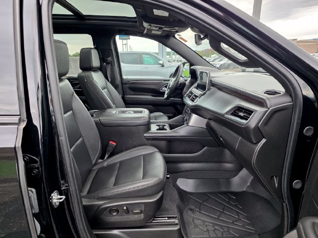 Used 2024 Chevrolet Tahoe Z71 w/ Luxury Package AWD/4WD image 17