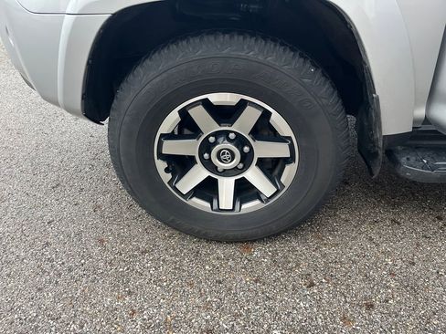 Certified 2024 Toyota 4Runner TRD Off-Road image 29