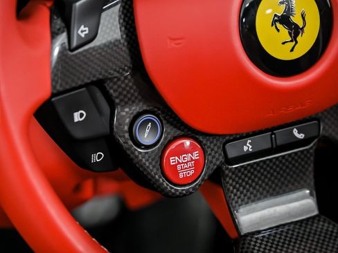 Used 2022 Ferrari F8 Tributo image 31