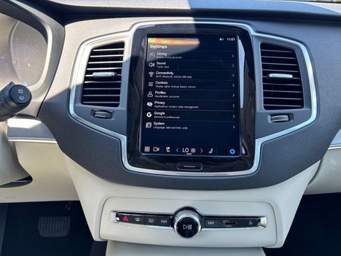 Certified 2024 Volvo XC90 B5 Core w/ Climate Package AWD/4WD image 12