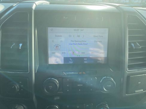 Used 2020 Ford F150 XLT w/ Equipment Group 302A Luxury image 14