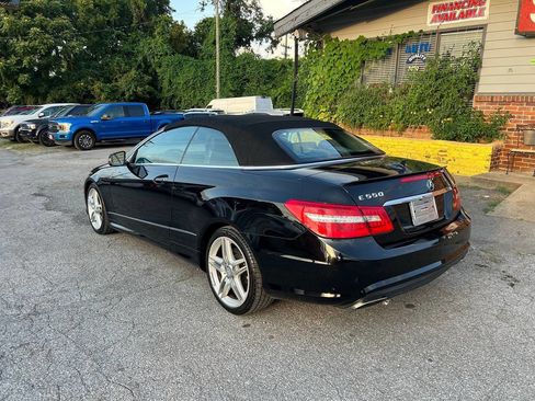 Used 2011 Mercedes-Benz E 550 Cabriolet image 3