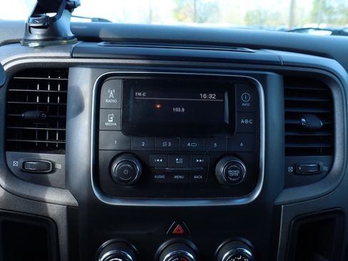 Used 2017 RAM 2500 Tradesman w/ Chrome Appearance Group image 8