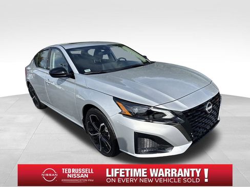 New 2025 Nissan Altima 2.5 SR w/ SR Premium Package image 3