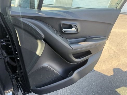 Used 2015 Chevrolet Trax LS w/ LPO, Protection Package FWD image 41