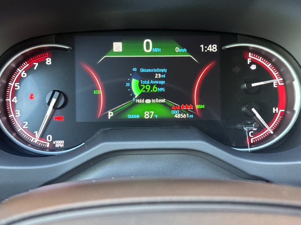 Used 2024 Toyota RAV4 XLE FWD image 32