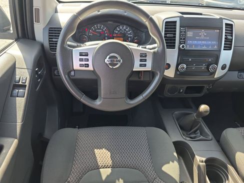 Used 2019 Nissan Frontier SV RWD image 6