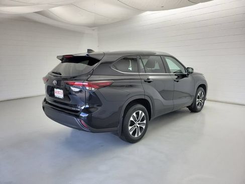 Used 2026 Toyota Highlander XLE AWD/4WD image 5