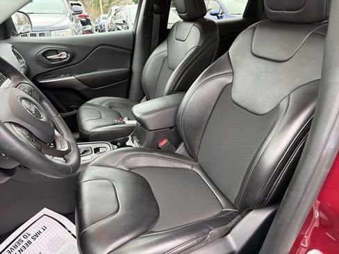 Used 2019 Jeep Cherokee Latitude Plus w/ Cold Weather Group image 15