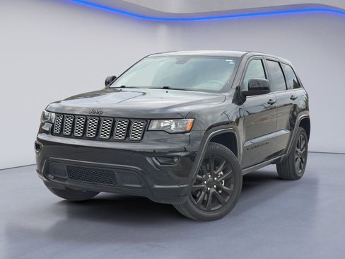 Used 2022 Jeep Grand Cherokee Laredo X image 2