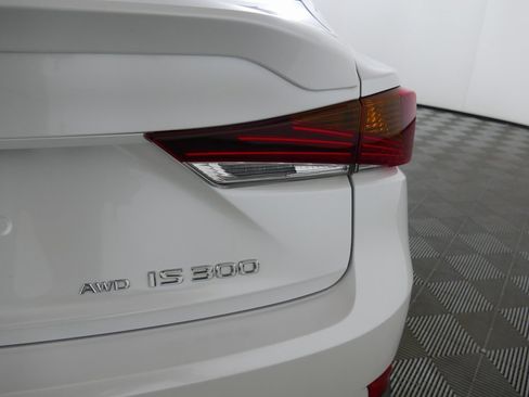 Used 2018 Lexus IS 300 AWD image 33