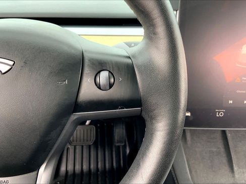Used 2023 Tesla Model 3 Standard Range RWD image 23