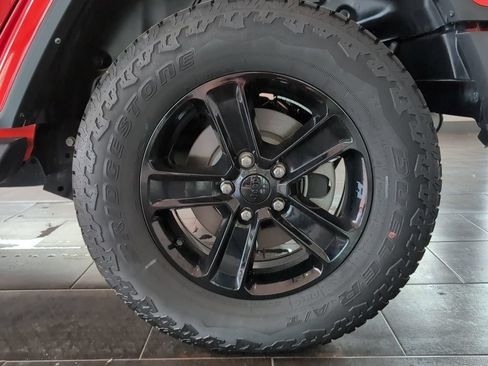 Used 2023 Jeep Wrangler Unlimited Sahara AWD/4WD image 12