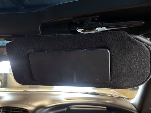 Used 1997 Chevrolet Corvette Coupe w/ Memory Pkg image 78