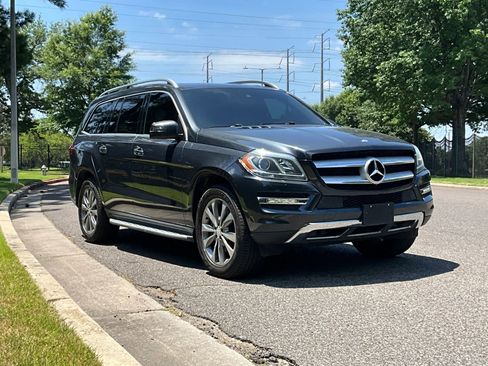Used 2016 Mercedes-Benz GL 320 BlueTEC 4MATIC image 3