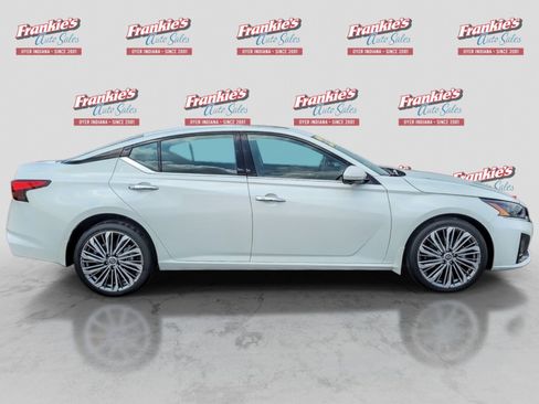 Used 2023 Nissan Altima 2.5 SL AWD/4WD image 6