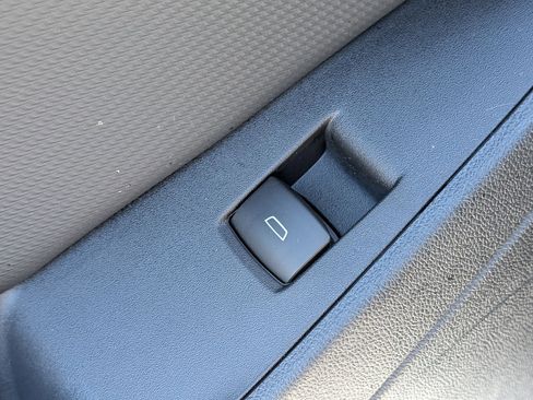Used 2026 Chevrolet Equinox LT FWD image 28