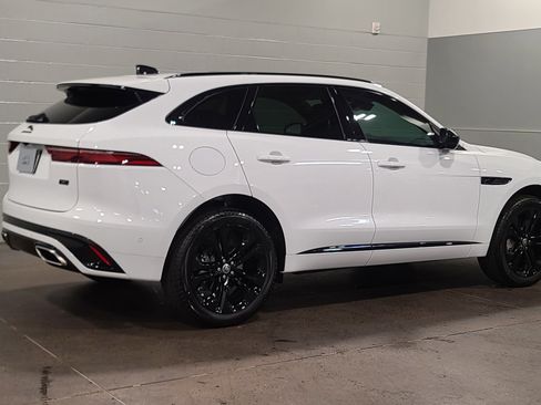 New 2026 Jaguar F-PACE R-Dynamic S image 2