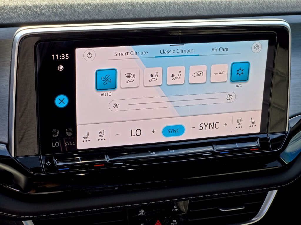 New 2025 Volkswagen Atlas Cross Sport SE AWD/4WD image 13