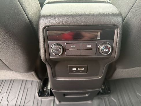 Used 2022 GMC Acadia SLE w/ LPO, Floor Liner Package image 35