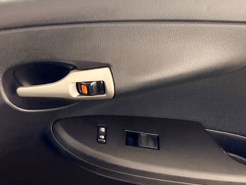 Used 2009 Toyota Corolla S image 31