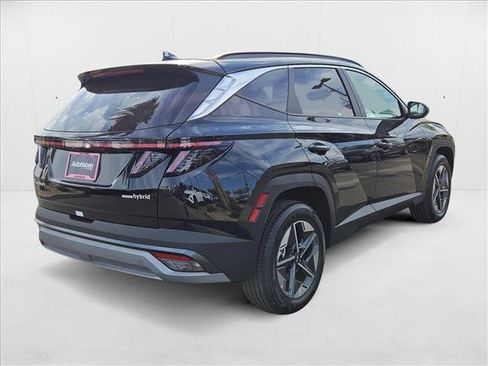 New 2025 Hyundai Tucson SEL image 2