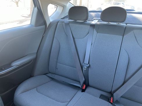 Used 2025 Kia K4 LXS image 42