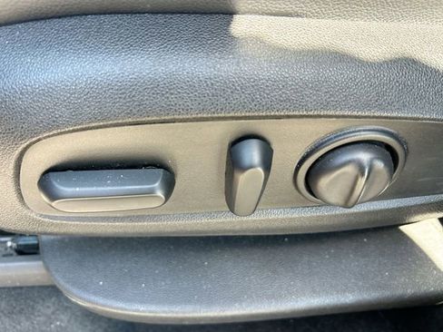 Used 2018 Chevrolet Traverse LT FWD image 16