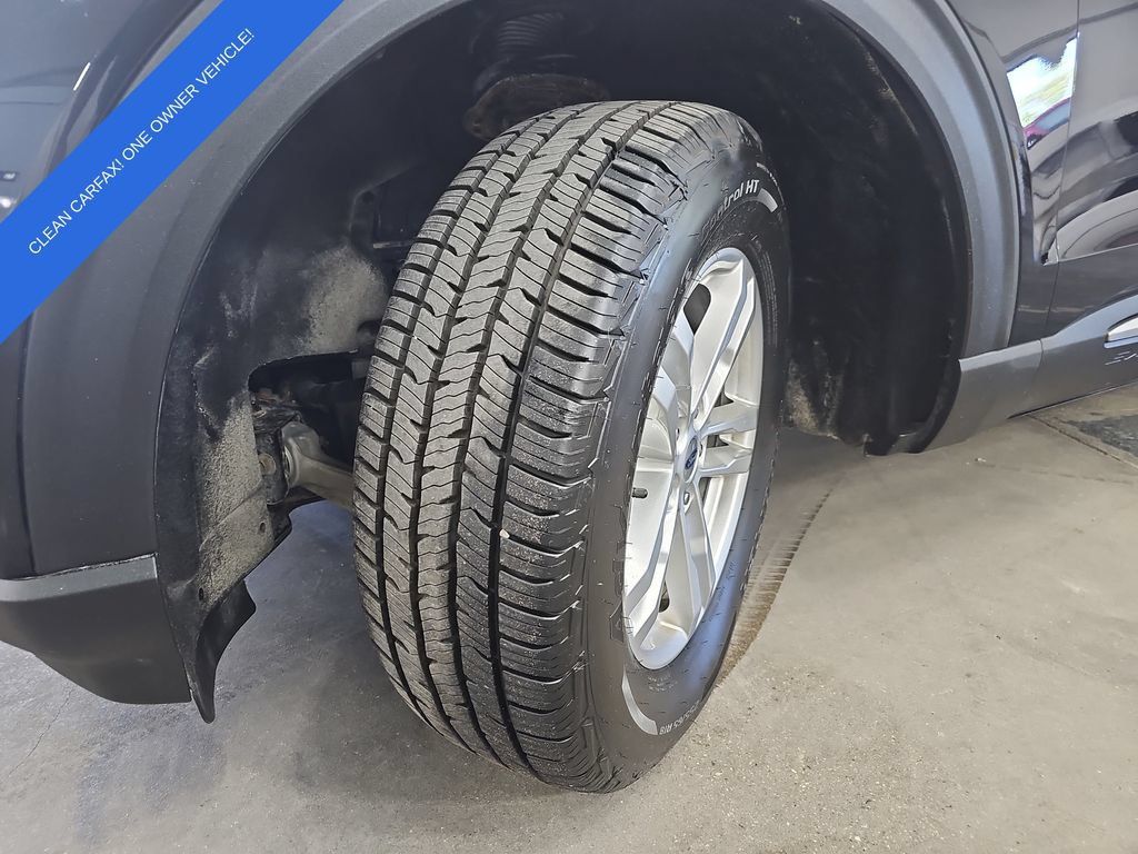 Used 2020 Ford Explorer XLT w/ Equipment Group 202A AWD/4WD image 33