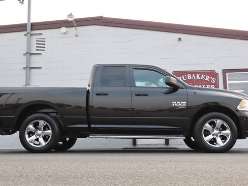 Used 2019 RAM 1500 Express w/ Express Value Package AWD/4WD image 1