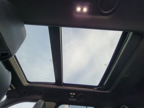 Used 2022 Ford Explorer ST w/ Equipment Group 401A image 11