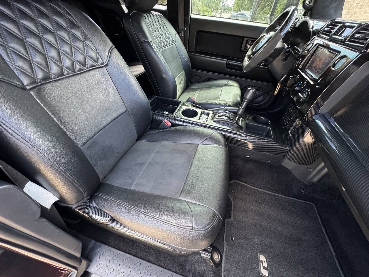 Used 2007 Toyota FJ Cruiser 2WD w/ Convenience Pkg image 60