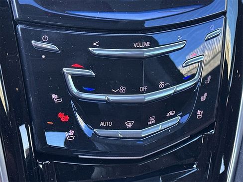 Used 2020 Cadillac Escalade Premium Luxury image 32