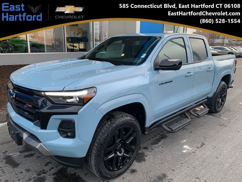 Used 2025 Chevrolet Colorado Z71 w/ Technology Package AWD/4WD image 1