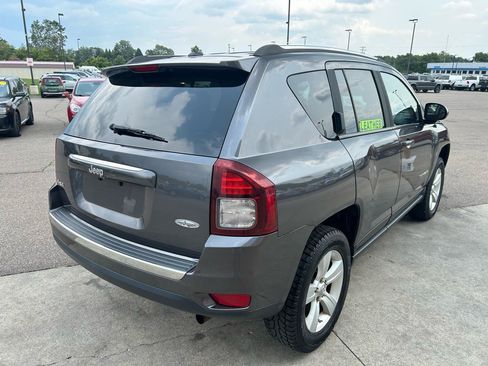 Used 2016 Jeep Compass 4WD image 5