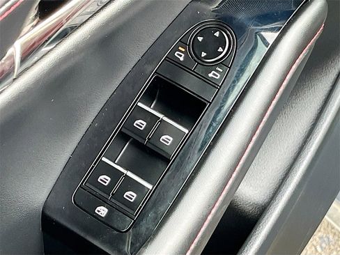 Used 2024 MAZDA MAZDA3 s image 18